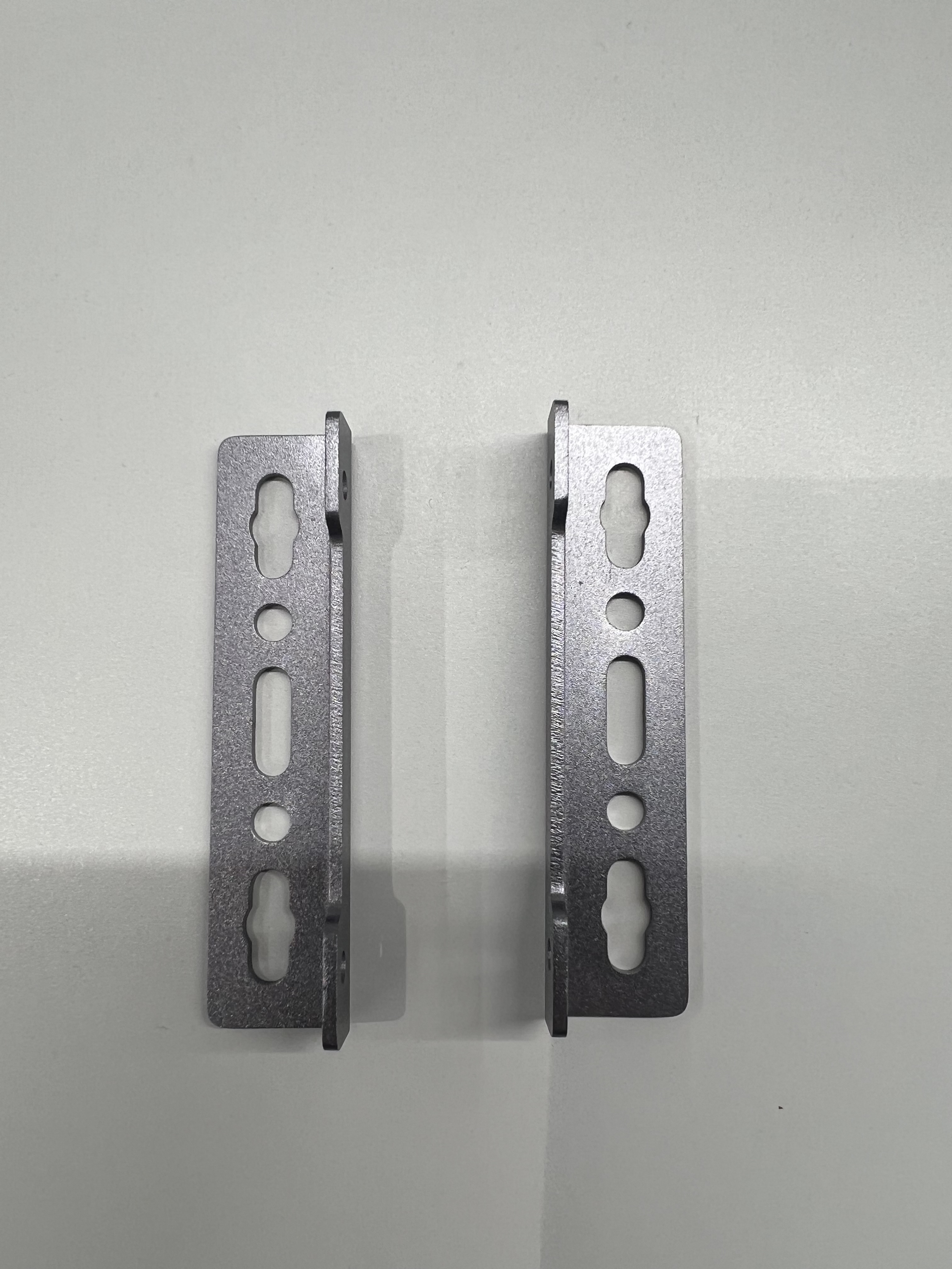 Mounting bracket (standard accessory)